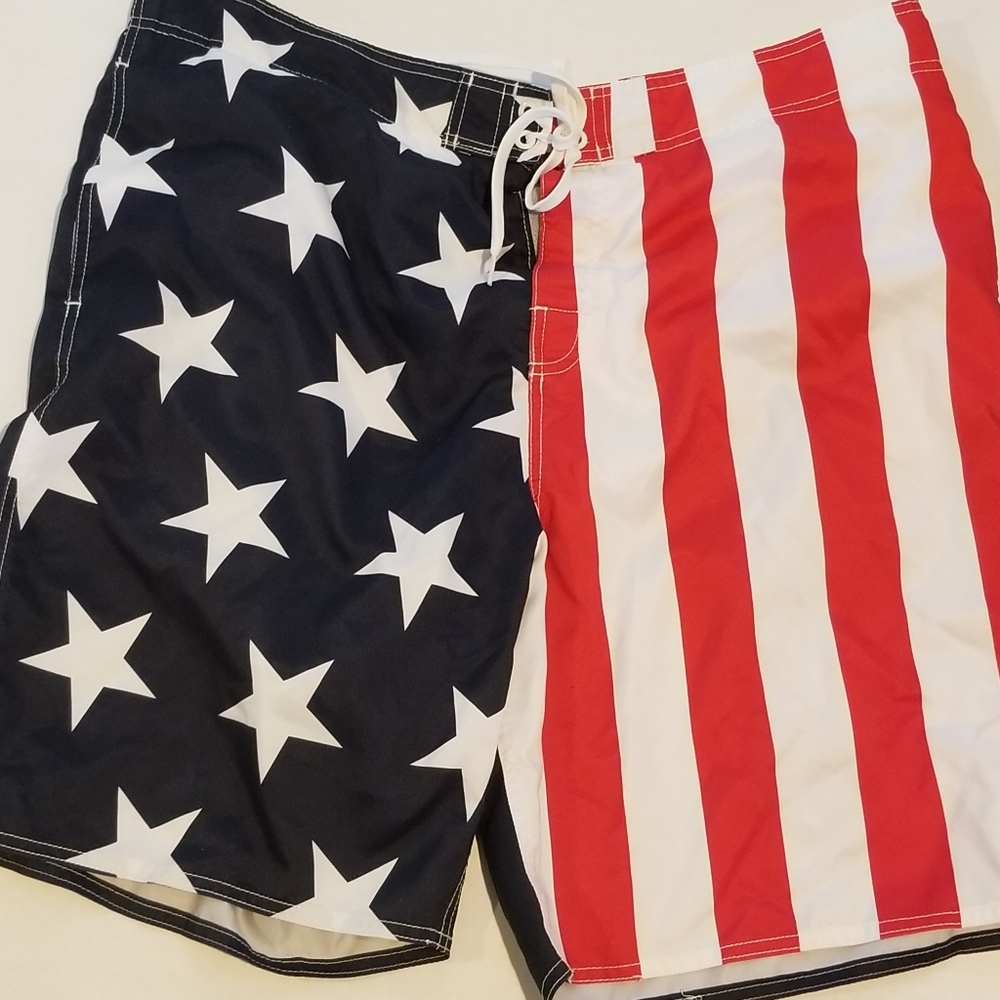 Bass pro shops American flag swim trunk mens size XXL red white & blue‎